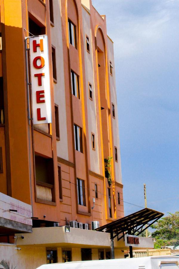 Prinias Hotel كيزيمو المظهر الخارجي الصورة