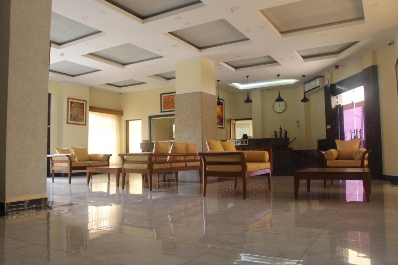 Prinias Hotel كيزيمو المظهر الخارجي الصورة