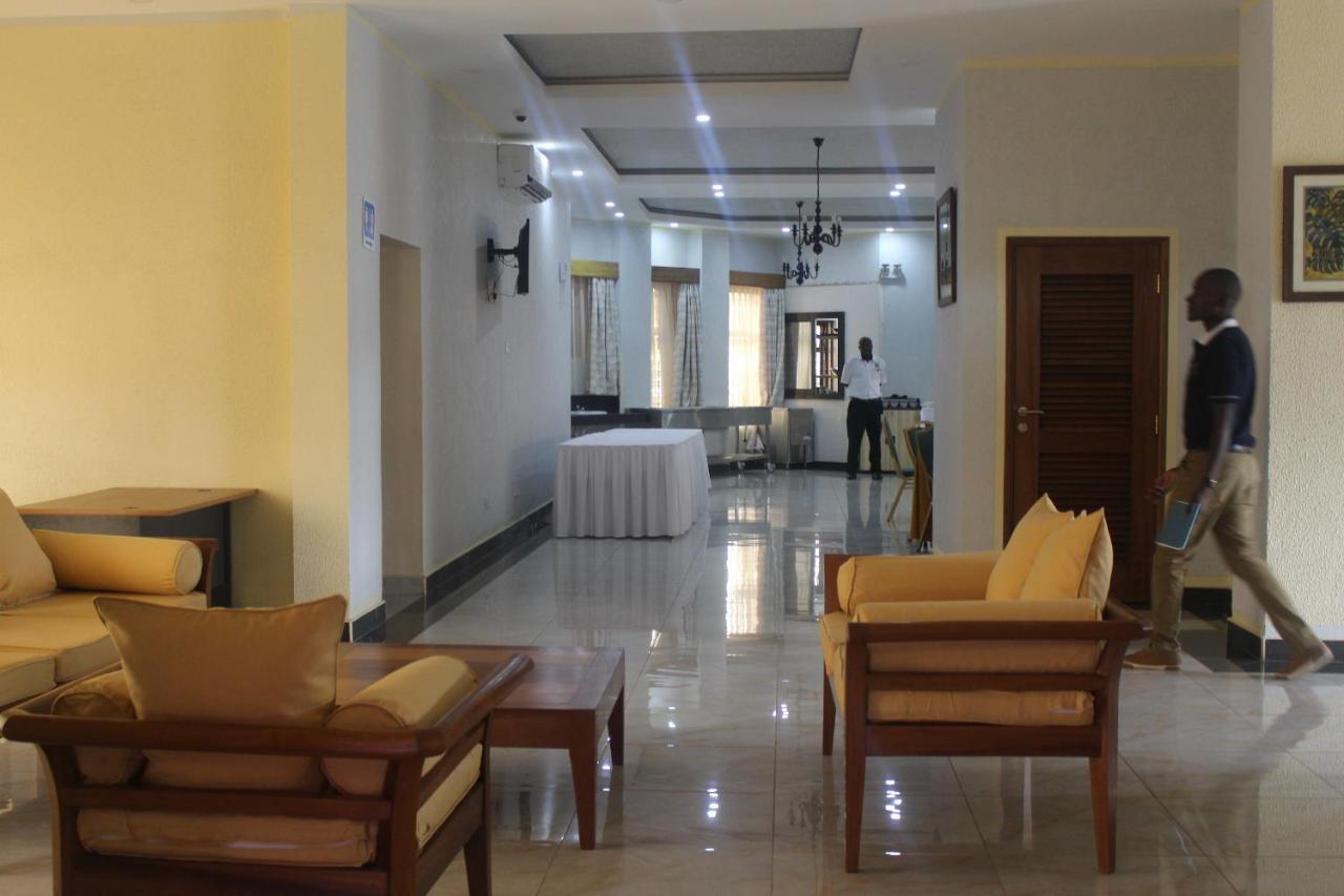 Prinias Hotel كيزيمو المظهر الخارجي الصورة