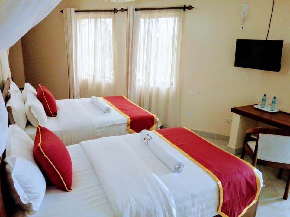 Prinias Hotel كيزيمو المظهر الخارجي الصورة